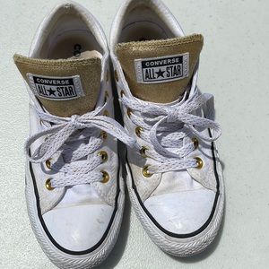 Converse tennis shoes